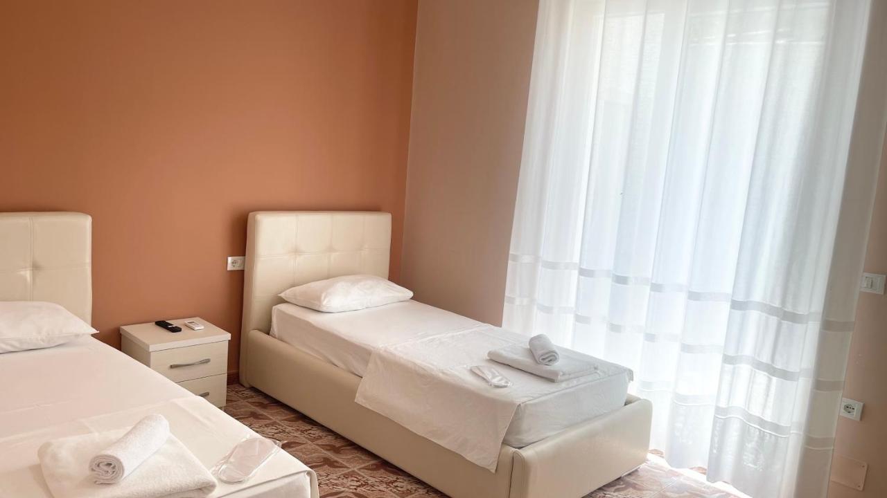 Hotel Fama Durrës Zewnętrze zdjęcie